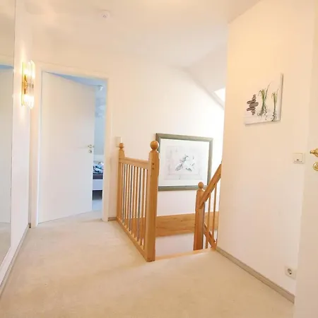 Haus Meisenweg 5 شقة