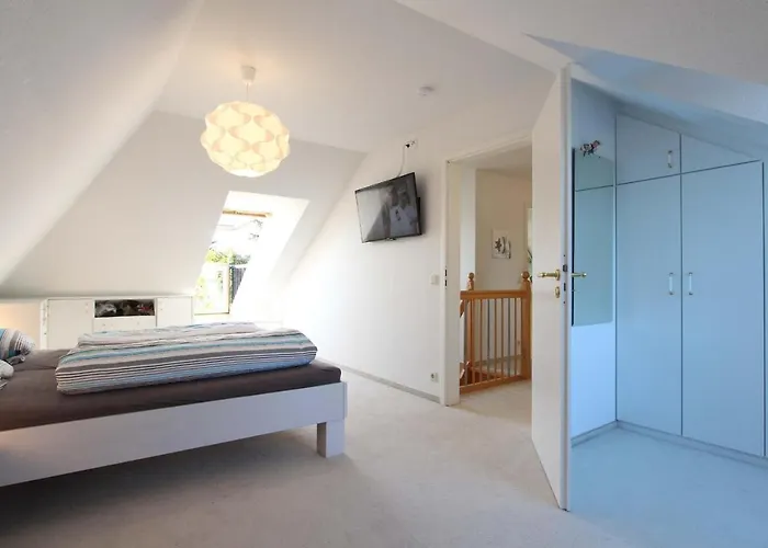 Appartement Haus Meisenweg 5 *